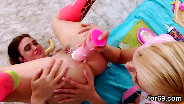 Lesbian Honeys Stretch Their Deep Anal Holes And Shag M