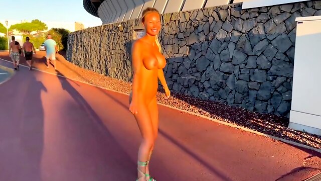 Monika Fox, Naked Walking Outdoor, Cap D Agde, Public