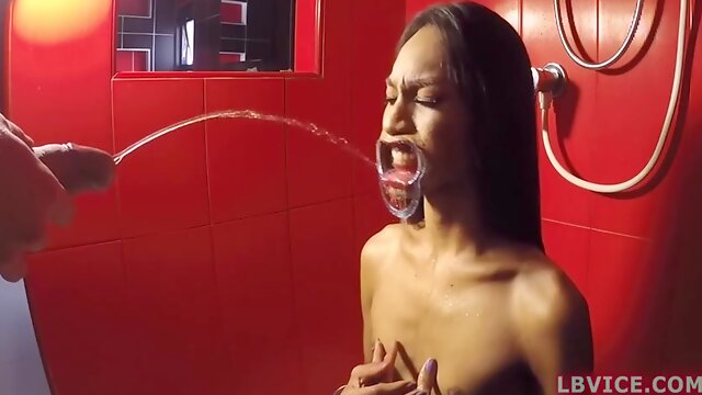 Ladyboy Piss