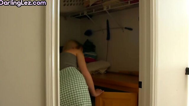 Lez beauties enjoy playing in threesome while scissoring