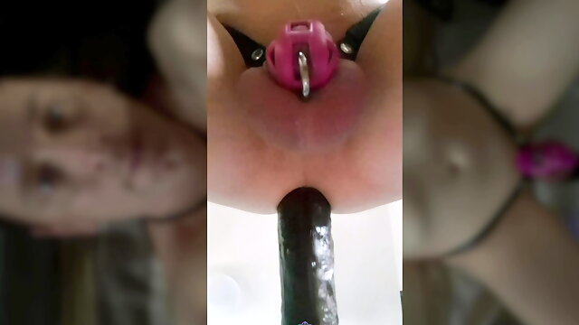 Fun with my F Maschine and show my Ass after fuck