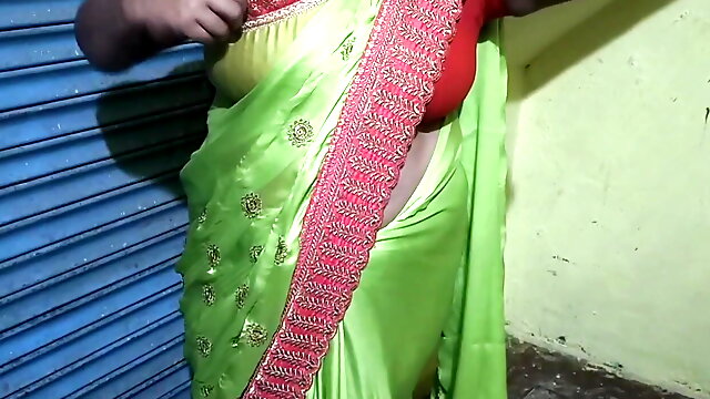 Mature Indian Webcam, Dress Mom, Hidden Mom, Saree Remov, Big Nipples