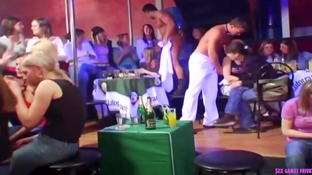 Crazy Strippers Seduced Amateur Ladies 33 Min