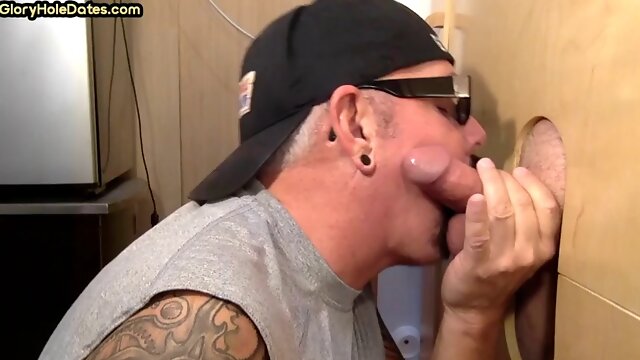 Amateur Gloryhole DILF Eats Cum After Blowjob and Handjob