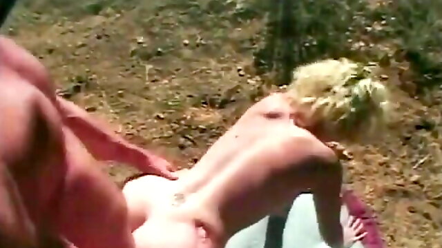 Blonde chick with delicious butt fucked outdoors