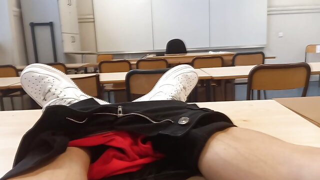 Horny at school during course revision, this French-Asian student takes out his cock in public, jerks off in a risky university 