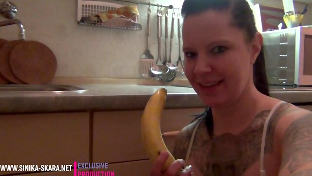 Amateur Bitch Spoils Herself With A Banana