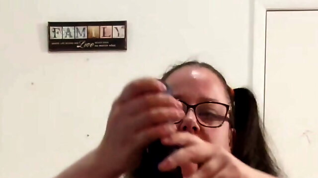 I cum so much on my vibrator 