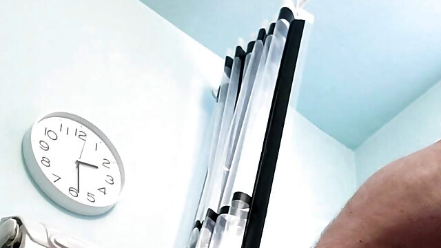 Short morning bathroom play