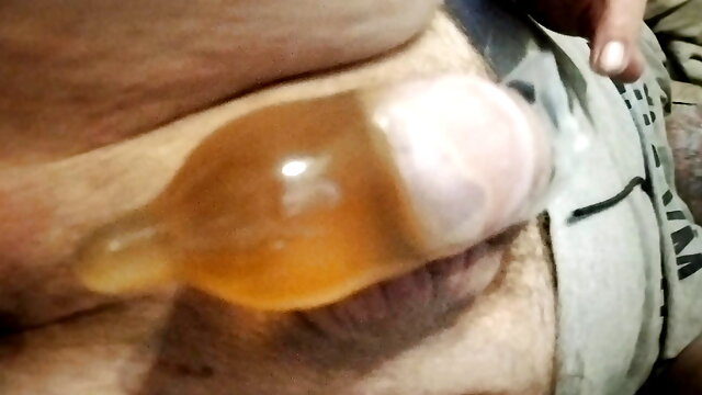 Spun and filled a used condom I found with my dirty chem piss! Been spun for 2 days and my piss is very dirty 