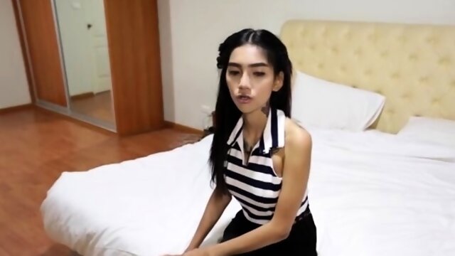 Astounding brunette japanese beauty adores blowjobs a lot