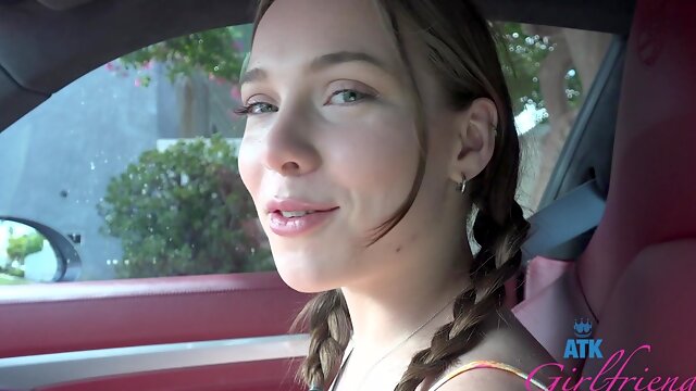 Brunette Venus Vixen enjoys while sucking a dick in HD POV