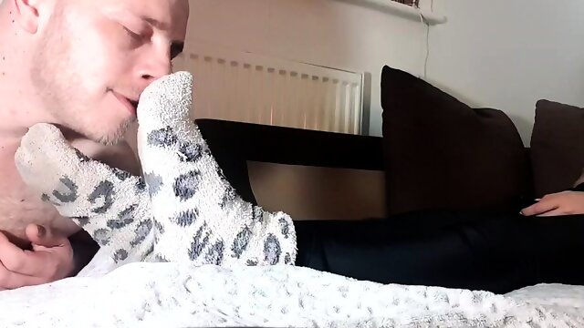 Amateur Girlfriend Footjob