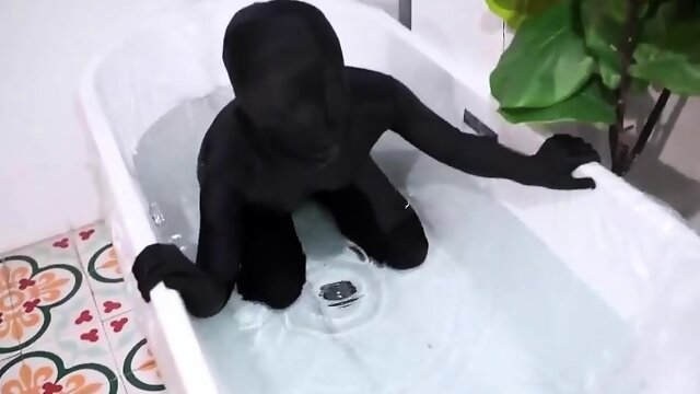 Wet zentai breathplay