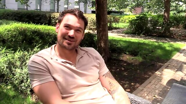 Chubby Czech dude bottoms for a very hard dude