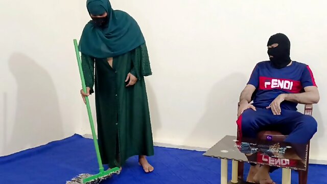Muslim Niqab House Maid Fucked Hard By her Boss