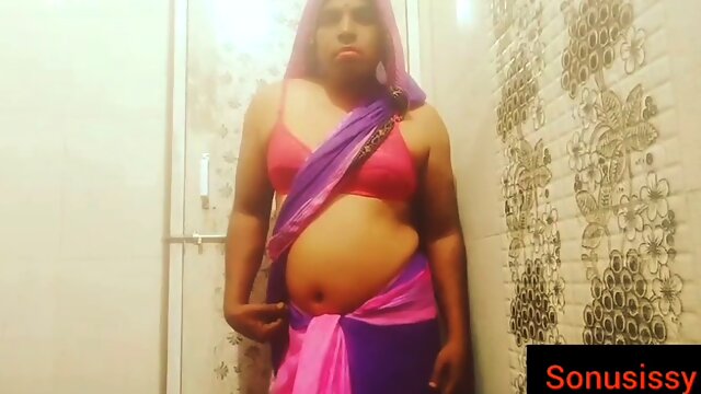 Stunning Indian Sonu Sissy undressing