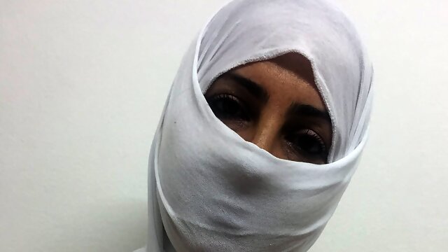 Tunisian, Arab Mom