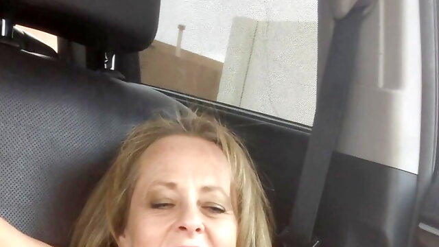 Hottest MILF Ever - Let me seduce you in my car