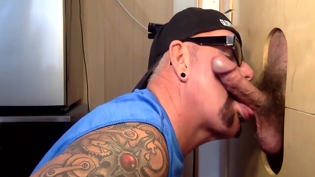 Gloryhole Gaydaddy Mouth Filled With Cum After Cocksucking 7 Min