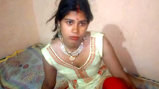 Stepsister shares Bed with Big Bro and gets her Pussy and Ass Fucked with (Hindi Audio)