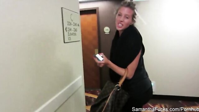 Samantha Saint, Nos Bastidores, Hotel, Botas