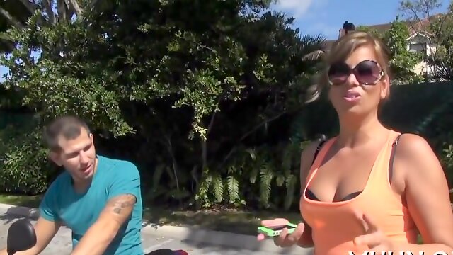 Milf Adores Making Out With Stud