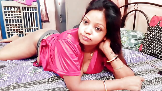 Indian Housewife Sexy Show 2