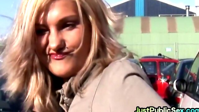 Picked up amateur babe POV pussyfucked in closeup video