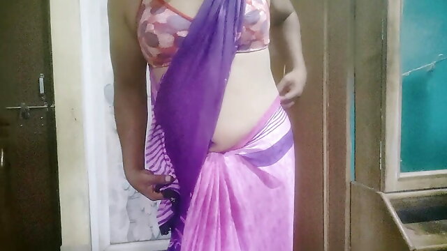 Hot sonusissy navel strp in saree