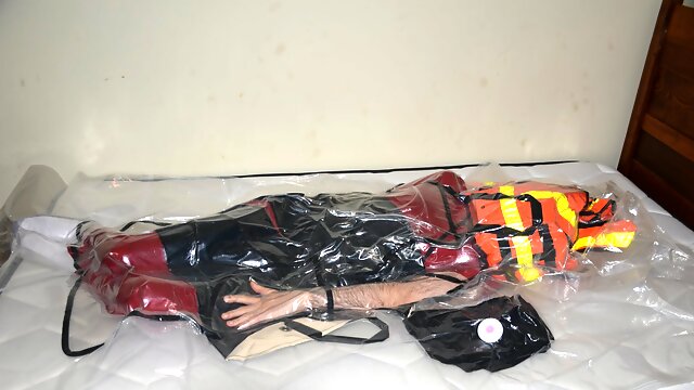 Nov 12 2023 - VacPacked with my Stearns BeeSteel Hiviz Lifevest, rubber shoulder length gloves, PVC aprons and rubber aprons