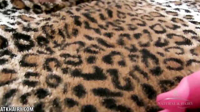 Radiant Annies masturbation scene