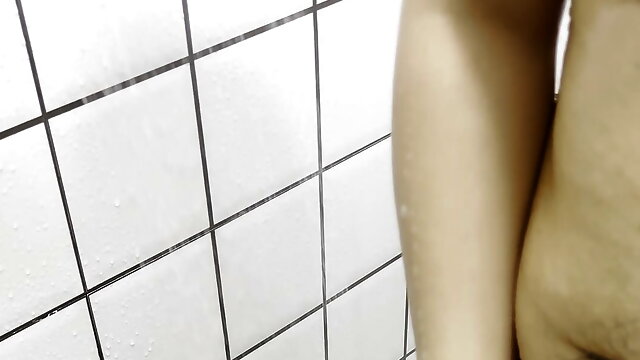 Gay Shower Voyeur