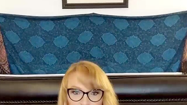 Trans woman Oceangirlonshow stroking and cumming