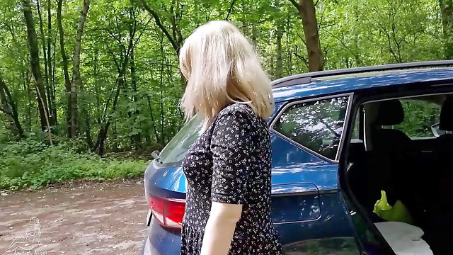 Pissing Inside Her Pussy, Vibrator Public, Real Amateur Pissing, Polish Blonde