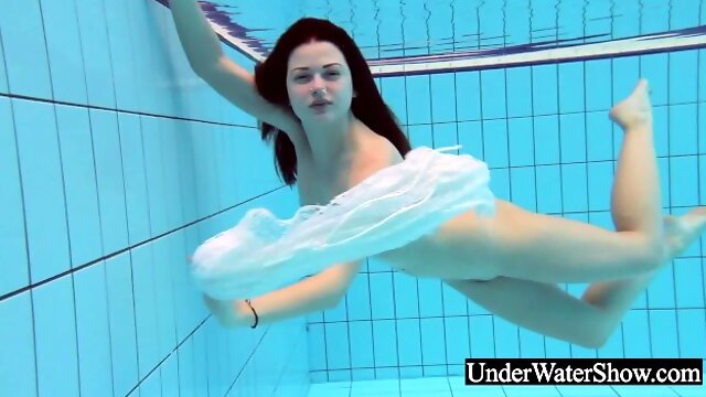 Underwater Show featuring girlies brunette sex