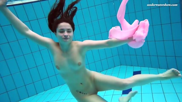 Underwater Show featuring Lizas babe porn