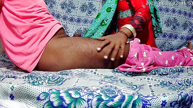 Indian dasi bahabi and Dewar sex in the hospital room