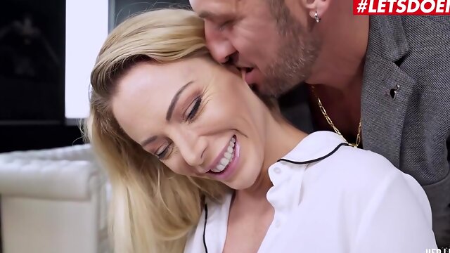 Isabelle Deltore In Australian Milf Talks About Her Up And Downs In Porn