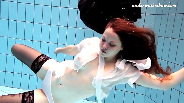 Funny princess - watersports xxx - Underwater Show