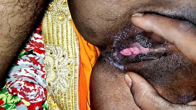 Husband opened his wife's saree and fucked her