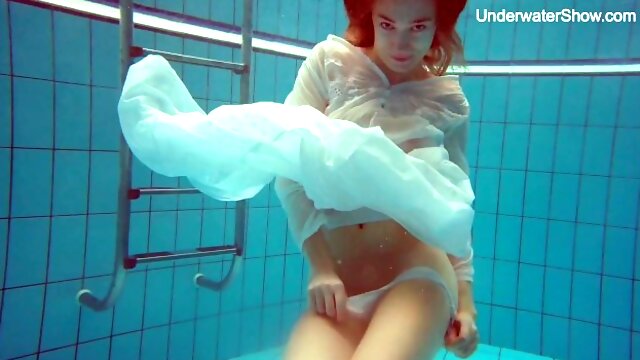 Underwater Show featuring ladyloves 18 year old smut