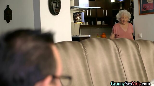 Hairypussy Granny with medium boobs fucked and pussyjizzed