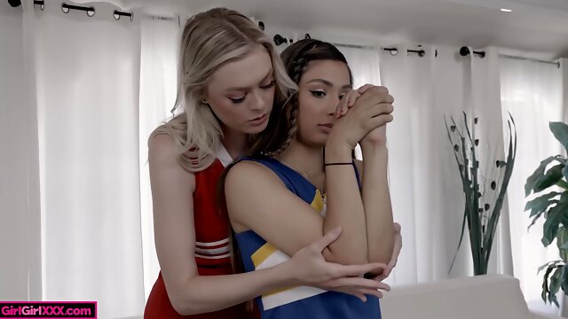 Amber Moore And Nina Nieves In Girlgirlxxx - Cheerleader Lesbians Stretch Their Pussies Out