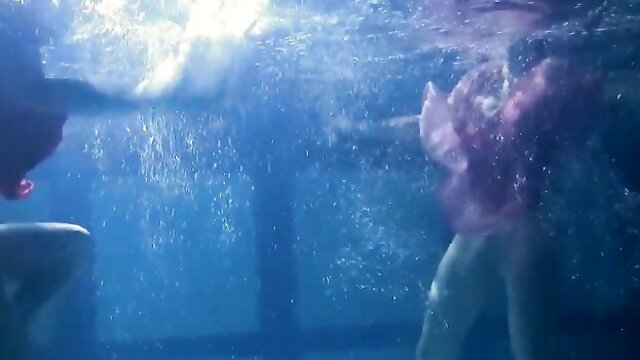 Bubbly Lilia - underwater teen smut - Underwater Show