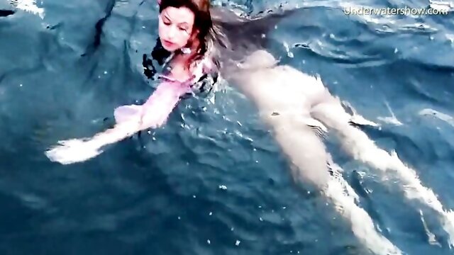 Underwater video with beauteous lassie from Underwater Show