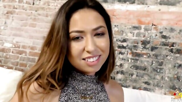 Smiling Melissas brunette porn