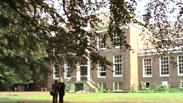 Brunette amateur blowjob and cock riding to earn some cash