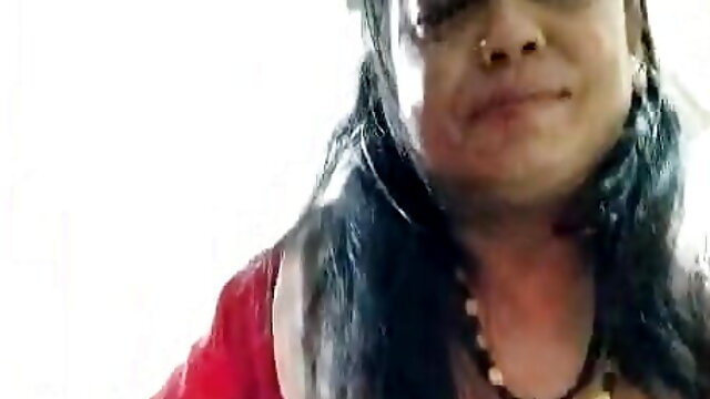 Deshi Aunty fuck her step uncle,hot boobs ,nippal, pussy ,sexy lady.