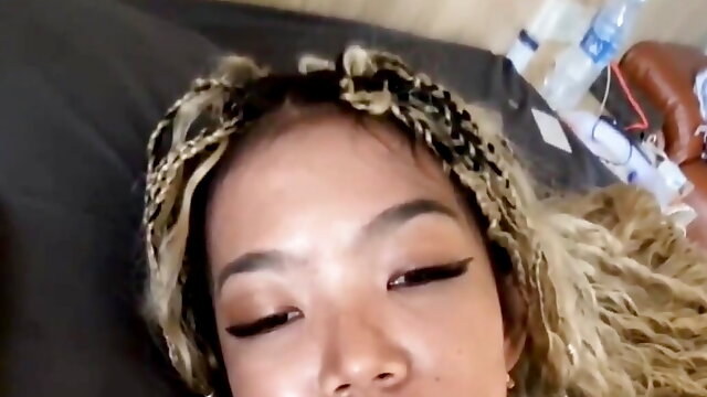 Emma Thai Live Boob Teasing on Bed